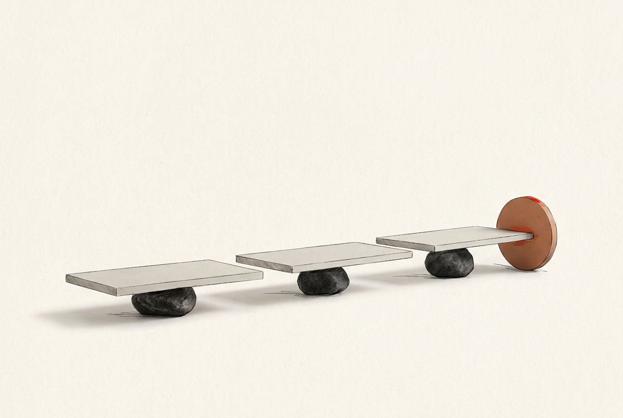 Three pale planes rest on dark supports and lead towards a single terracotta circle.